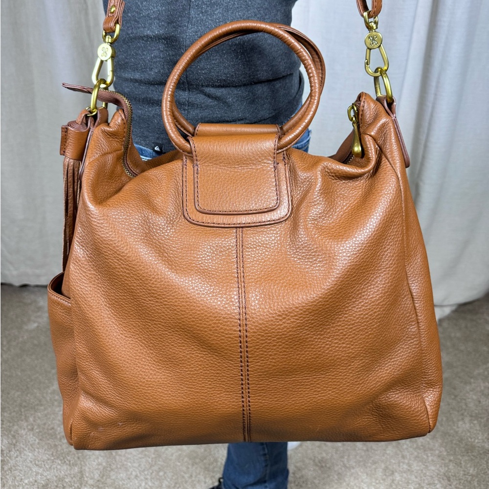 HOBO Sheila pebbles leather with tassel